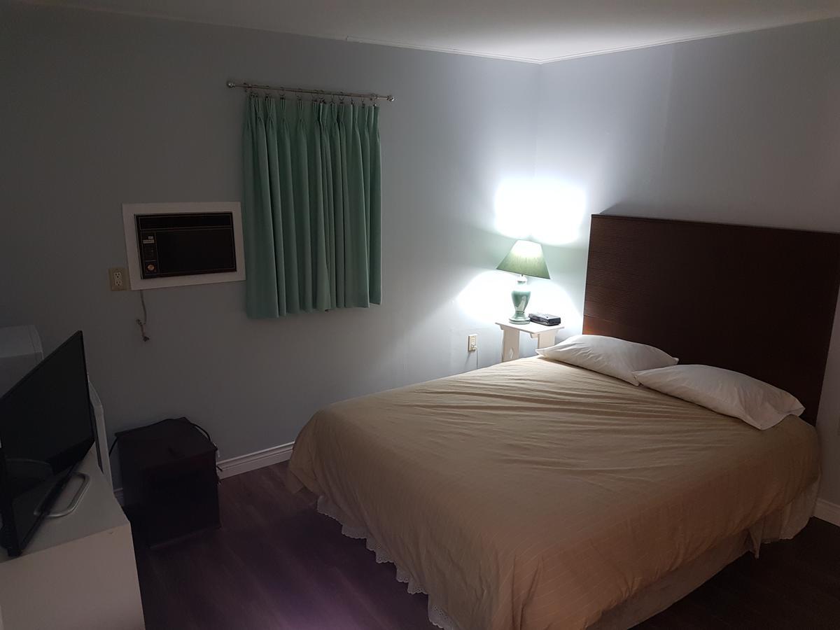 סאסקס Pinecone Motel מראה חיצוני תמונה