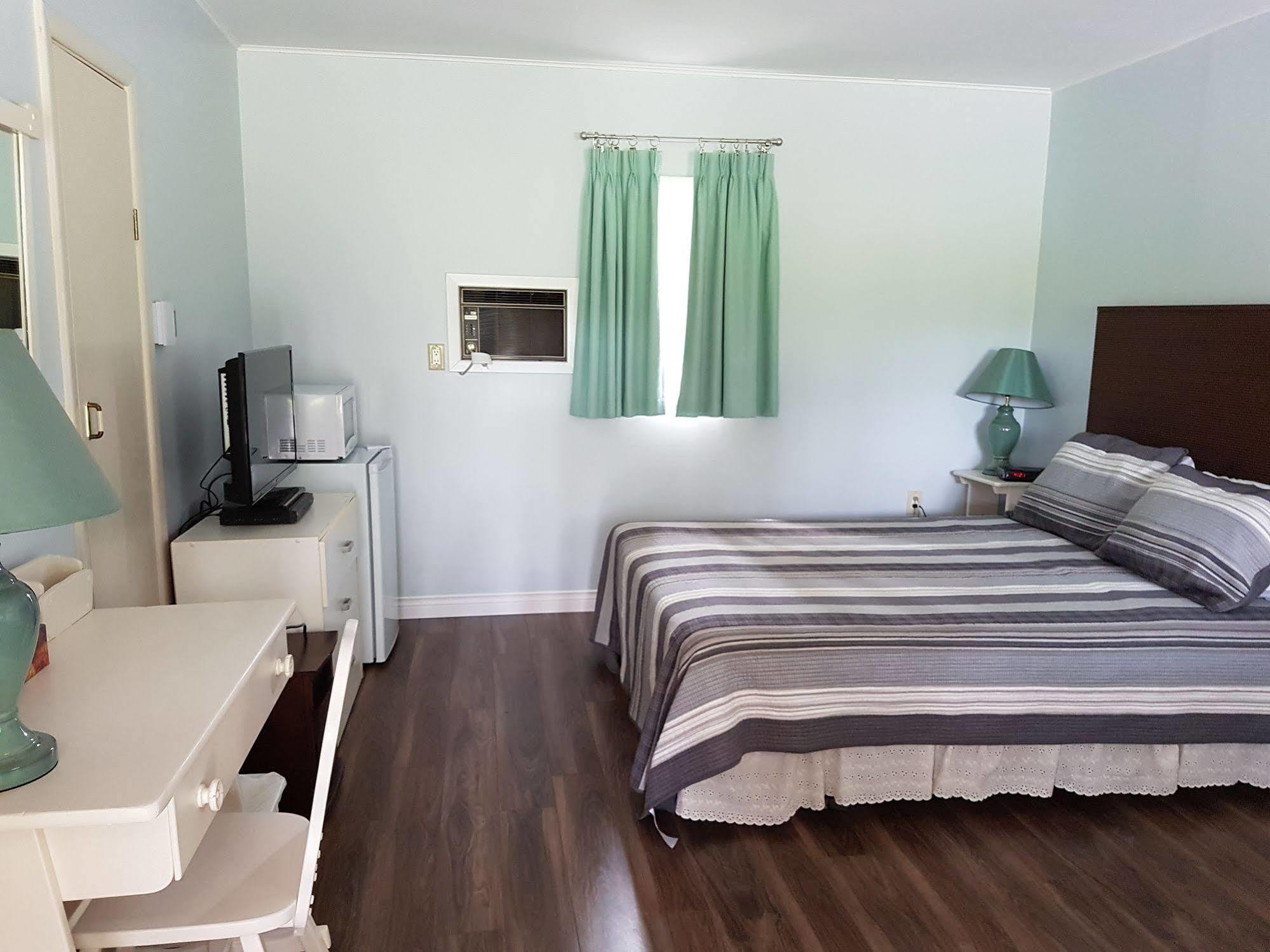 סאסקס Pinecone Motel מראה חיצוני תמונה