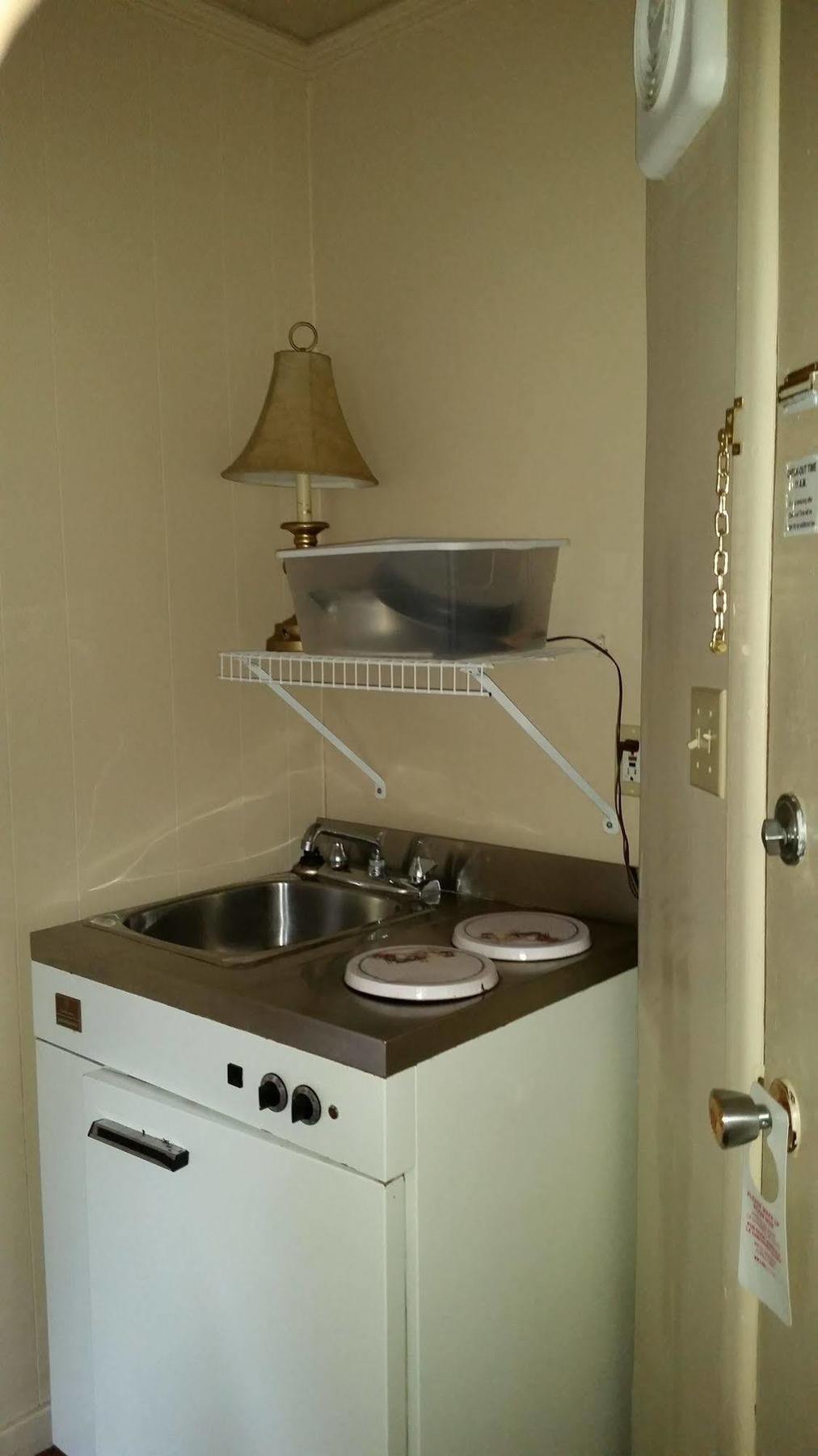 סאסקס Pinecone Motel מראה חיצוני תמונה