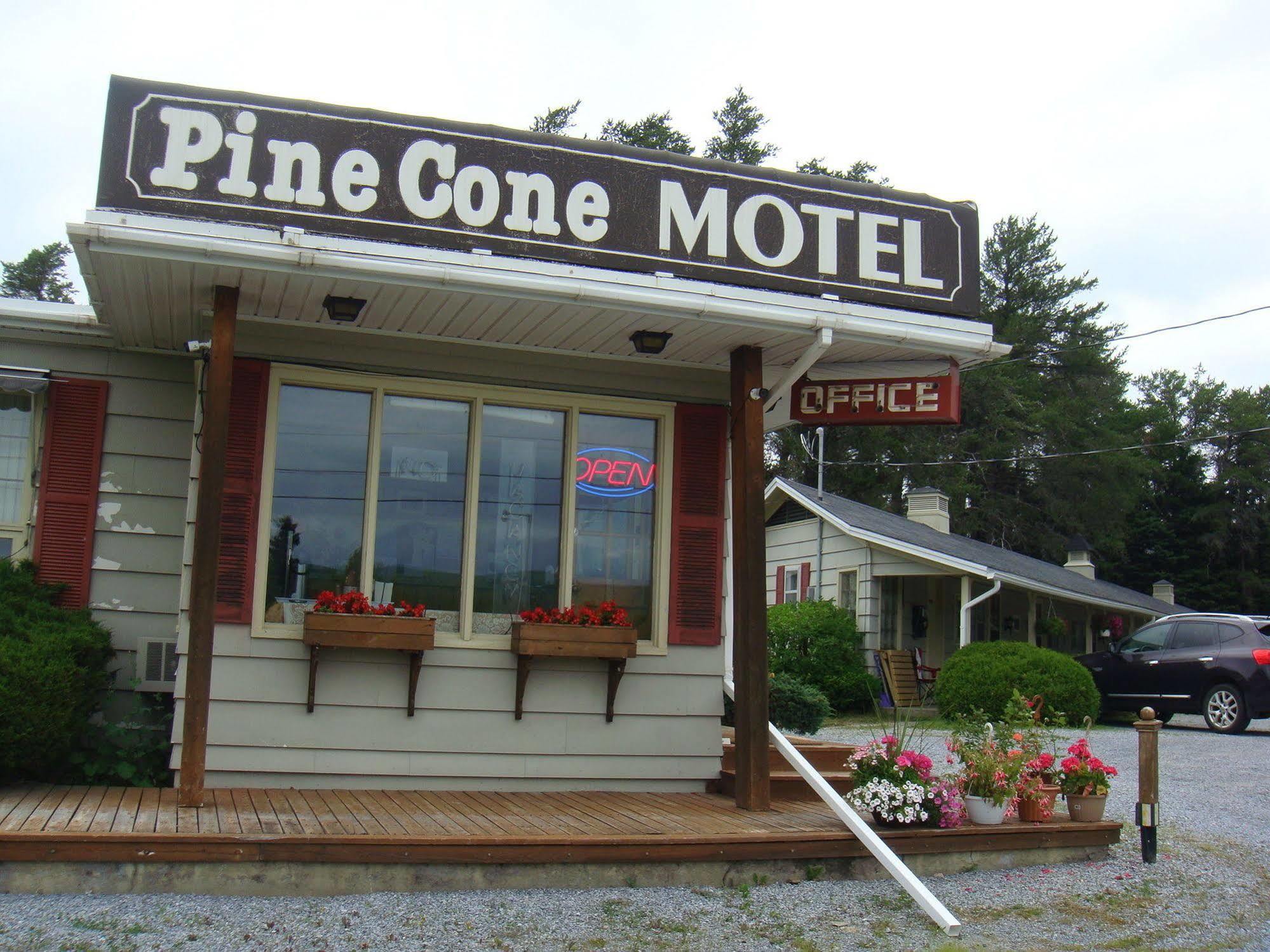 סאסקס Pinecone Motel מראה חיצוני תמונה