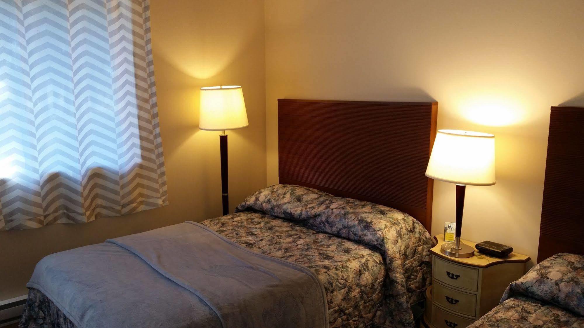 סאסקס Pinecone Motel מראה חיצוני תמונה