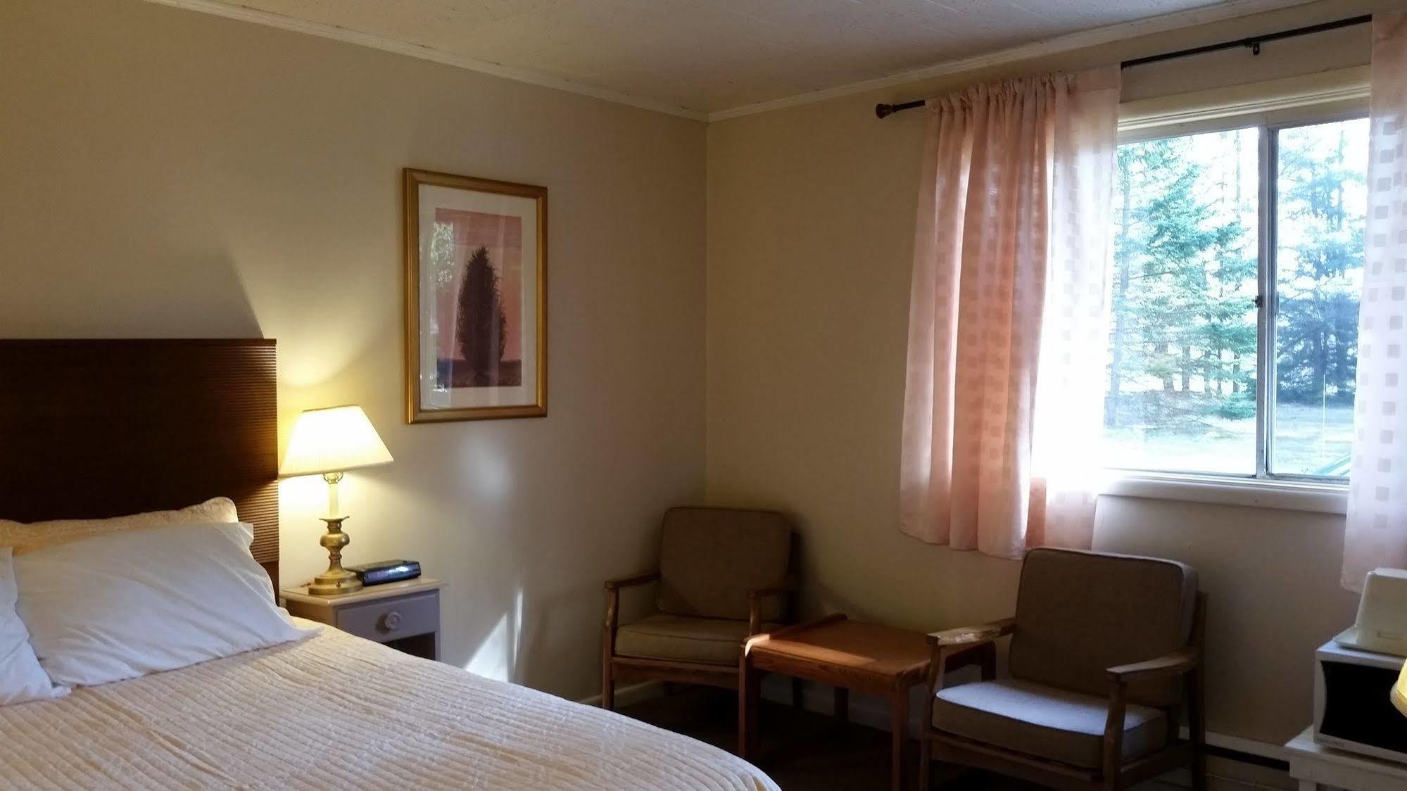 סאסקס Pinecone Motel מראה חיצוני תמונה