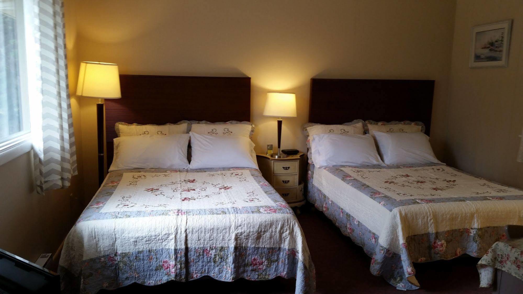 סאסקס Pinecone Motel מראה חיצוני תמונה