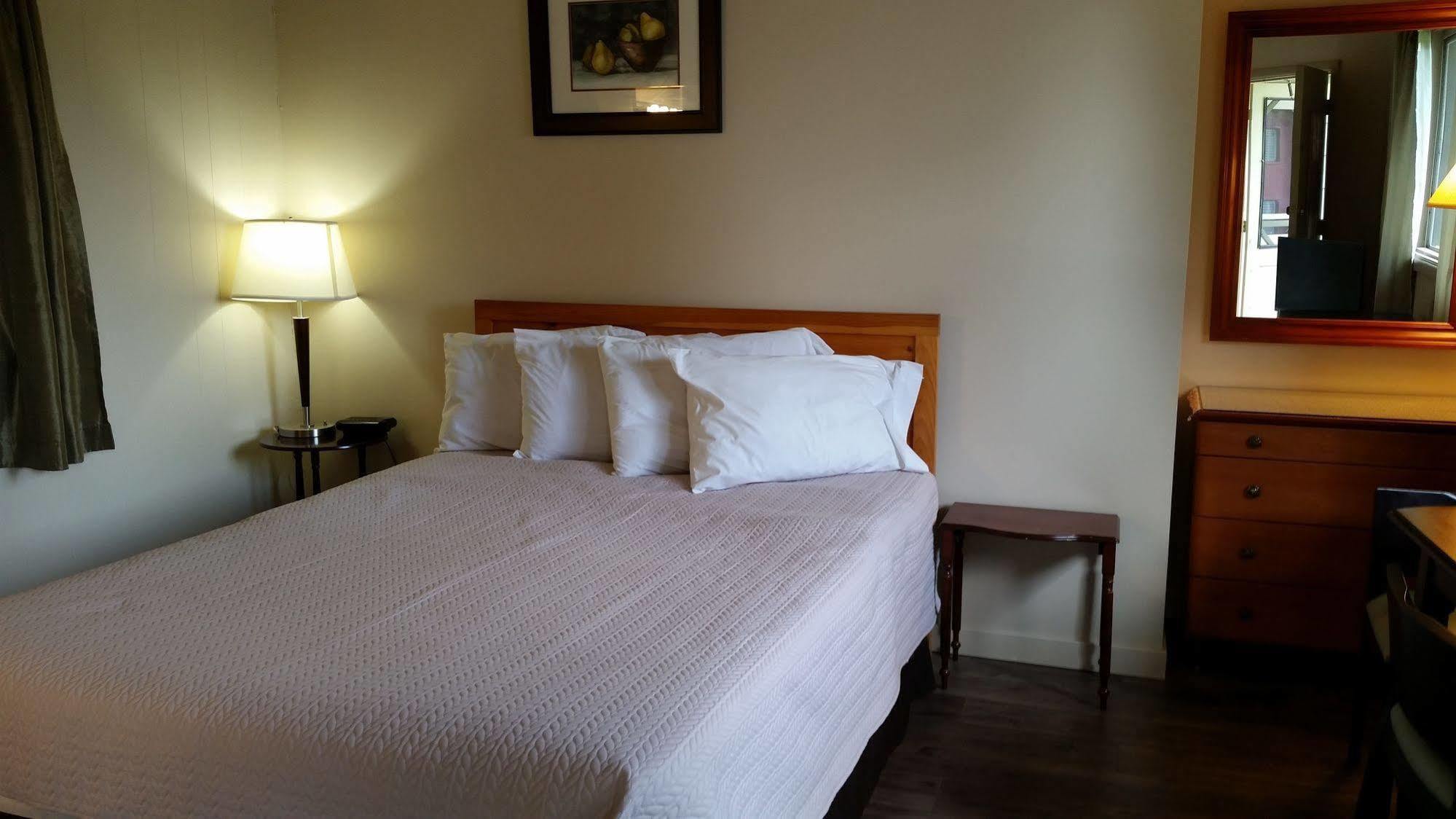 סאסקס Pinecone Motel מראה חיצוני תמונה