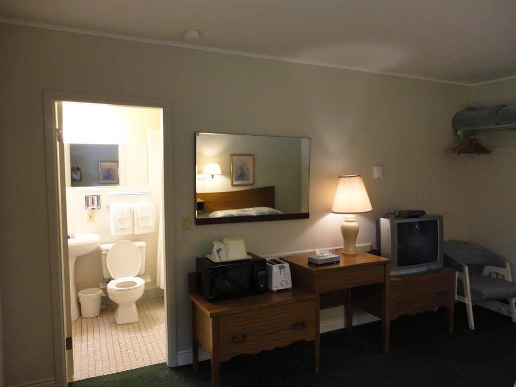 סאסקס Pinecone Motel מראה חיצוני תמונה
