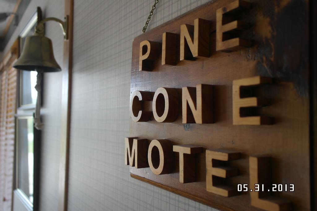 סאסקס Pinecone Motel מראה חיצוני תמונה