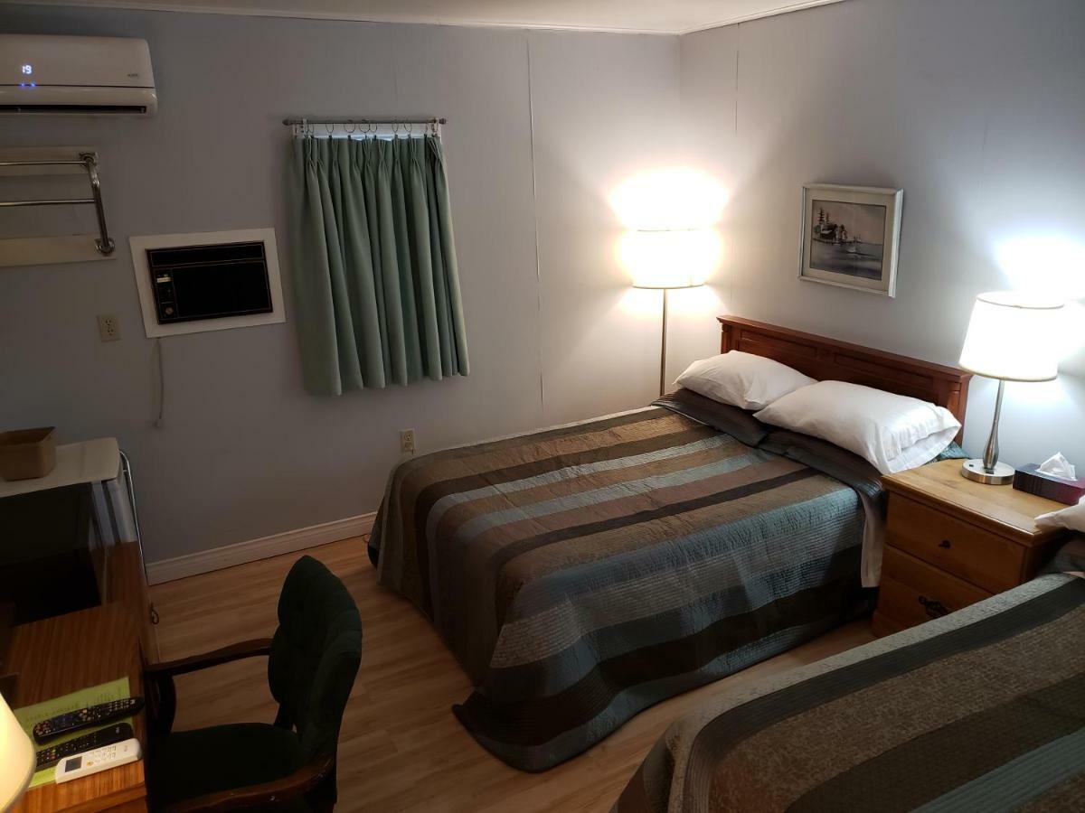 סאסקס Pinecone Motel מראה חיצוני תמונה