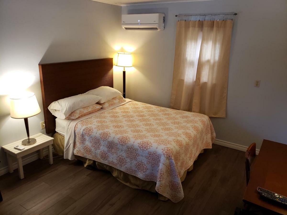 סאסקס Pinecone Motel מראה חיצוני תמונה
